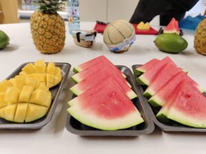 Mango und Wassermelonen geschnitten
